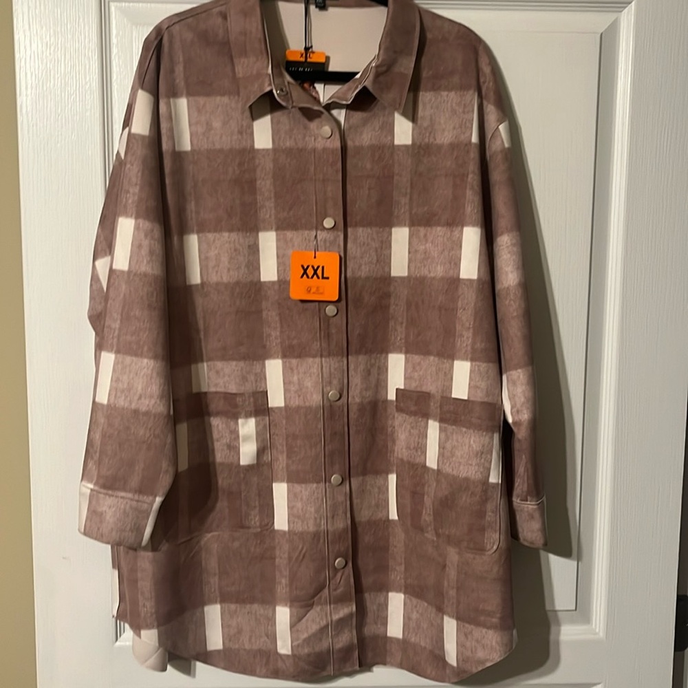 GREAT FOR FALL

NWT. Brand is Well Worn Woman -Jacket size XXL tan/white